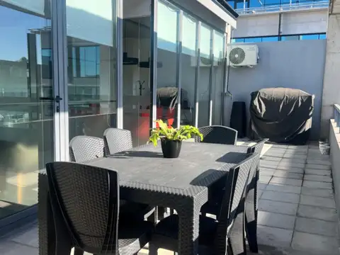 Oficina en Venta con 2 cocheras