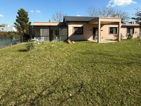 Venta casa tres ambientes mas lote