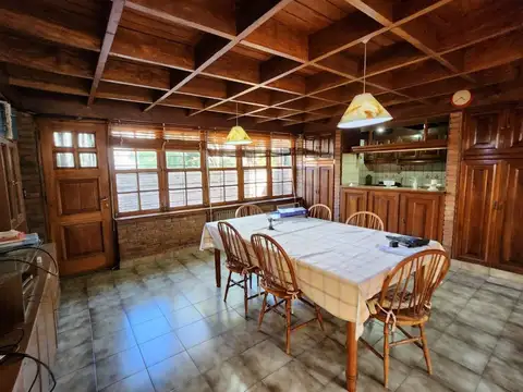 Casa en Venta con 2 cocheras