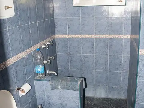 Casa 2 ambientes con 1 baño