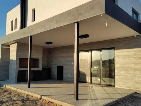 Casa en Alquiler A Estrenar