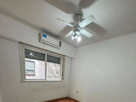 3 ambientes / 2do. piso x escalera