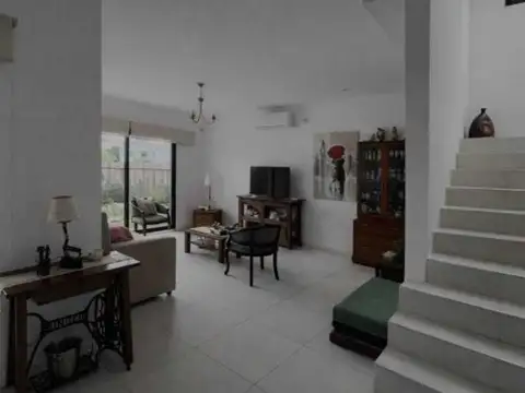 Casa en Venta en Pilar del Este - Santa Elena, USD 210.000