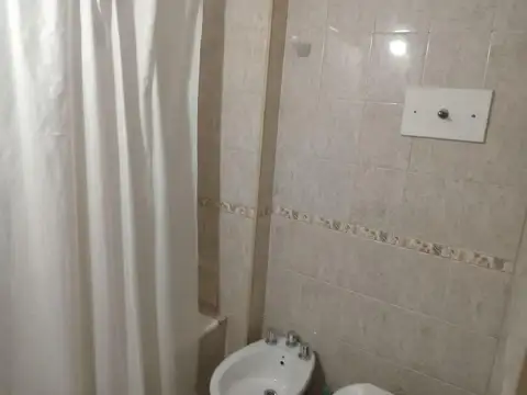 2 ambientes baño y cocina con barra lavadero placard muy lum