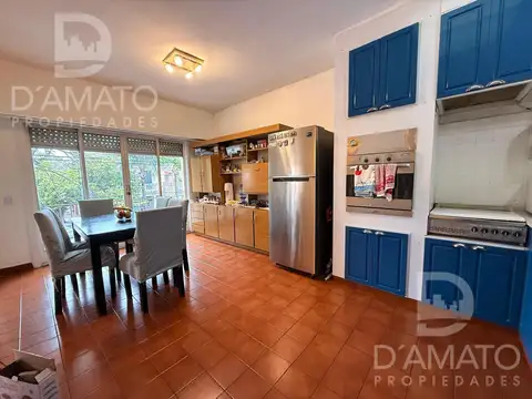 Depto Tipo Casa 4 ambientes con 2 baños