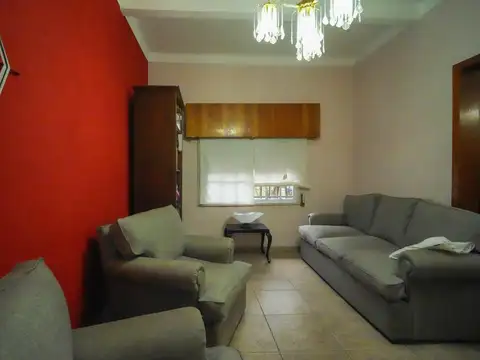 Casa en Venta en Castelar, USD 155.000