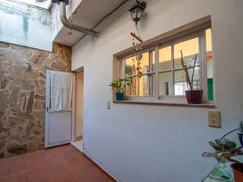 Depto Tipo Casa 6 ambientes con 2 baños