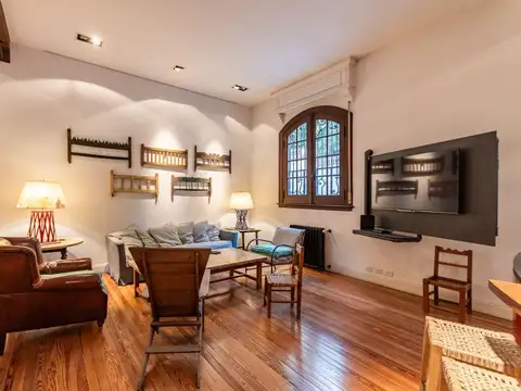 Venta departamento estilo francés tipo loft reciclado, 2 ambientes en Recoleta