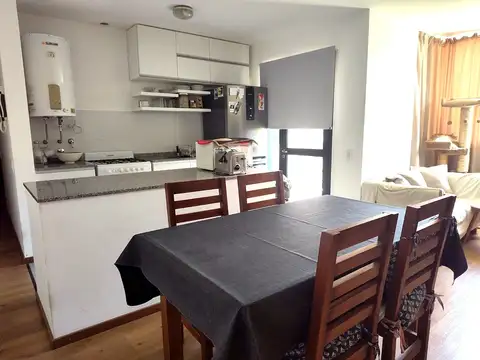 Departamento en venta de 2 dormitorios c/cochera en Fisherton