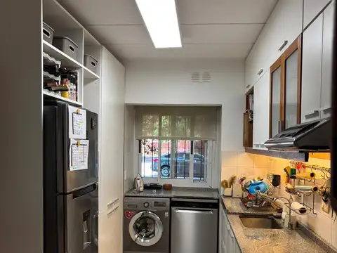 Casa en Alquiler con 2 cocheras