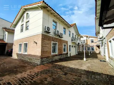 VENTA Oficina en San Isidro - Excelente estado, amplia y luminosa