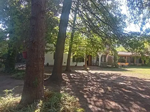 CASA EN VENTA - IMPECABLE -