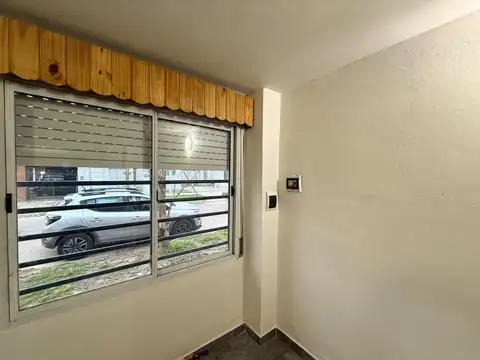 Depto Tipo Casa 2 ambientes con 1 baño
