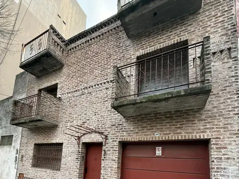 Casa en Lote Propio 8,66 x 38mts con Fondo Quincho y Parrilla Cochera 2 Autos Ideal Construccion