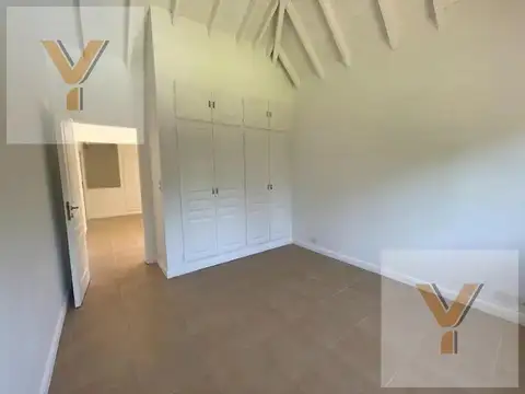 Casa en venta - 5 Dormitorios 4 Baños - Pilar