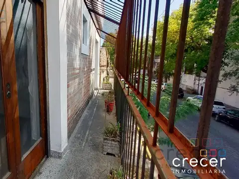 PH tipo dúplex de 3 ambientes con patio y terraza cerrada 120 m² totales Sin expensas