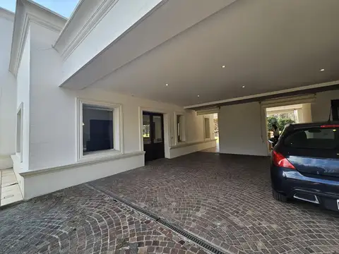 Casa en Venta en Lujan, USD 880.000