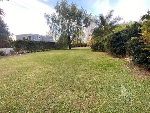 Terreno en venta en Pilar en Barrio La Pradera