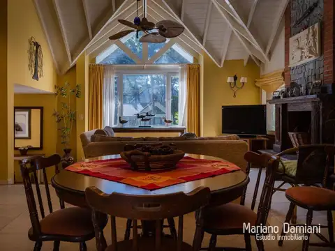 Casa en Venta con 1 cochera