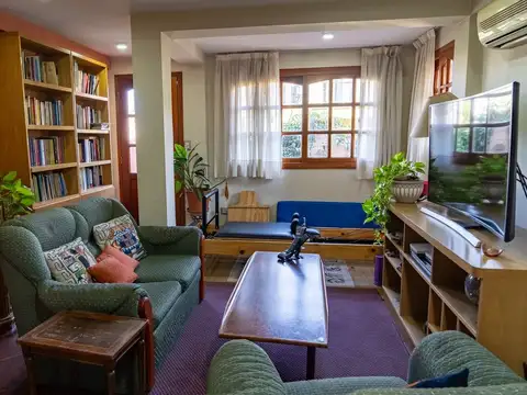 CASA 7 AMBIENTES VENTA DEVOTO PERMUTA ASCENSOR