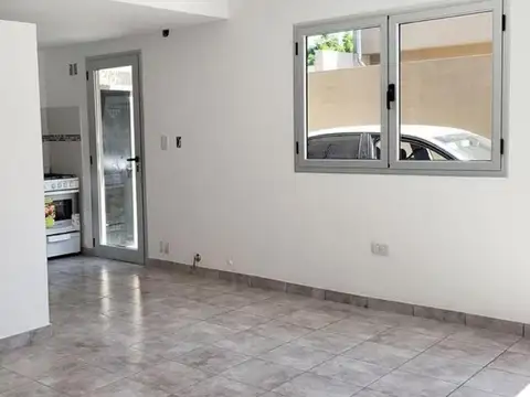 Dúplex en venta - 2 Dormitorios 2 Baños 1 Cochera - 90mts2 - Los Hornos [FINANCIADO]