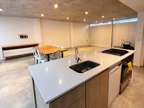 Casa en 3 Plantas • Máxima Calidad y Luz en Villa del Parque