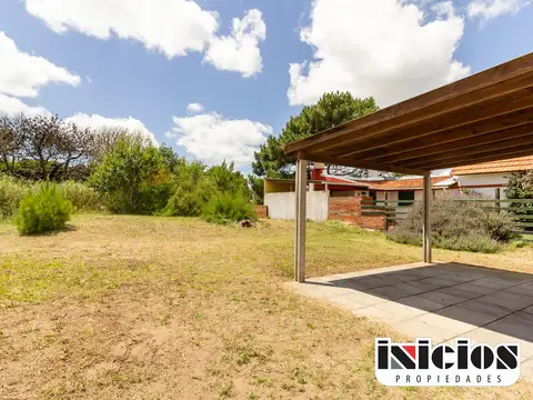 Hipolito Yrigoyen 2000, Piso 0