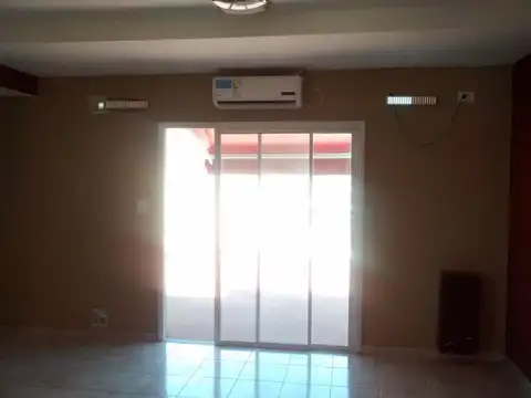 DEPARTAMENTO EN 5° DE 3 AMBENTES CON COCHERA