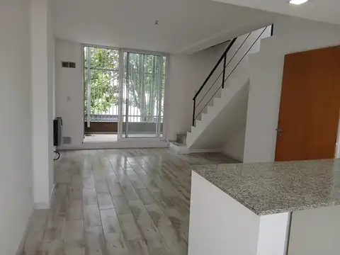 CACHIMAYO 1400 - DUPLEX PH 3 AMBIENTES AL FRENTE SIN EXPENSAS  