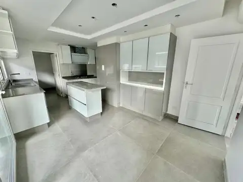 Departamento 5 ambientes con 4 baños