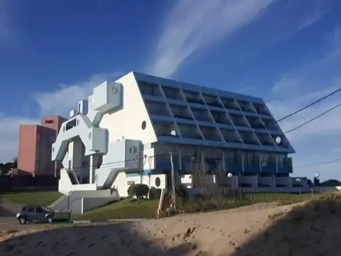 VENDO FRENTE AL MAR HERMOSO DEPARTAMENTO ZONA SUR V3766