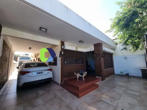 Casa en Venta con 4 cocheras
