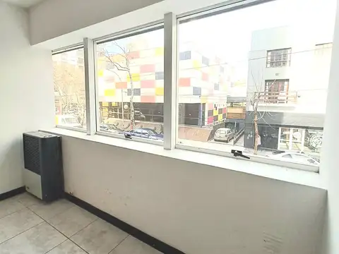 25 De Mayo 3100, Piso 1