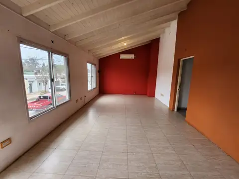 CASA EN ESCOBAR 1° PISO  (IMPECABLE) FAUSTO 478