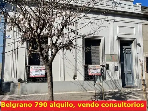 Alquilo propiedad comercial con recepción y 3 privados.