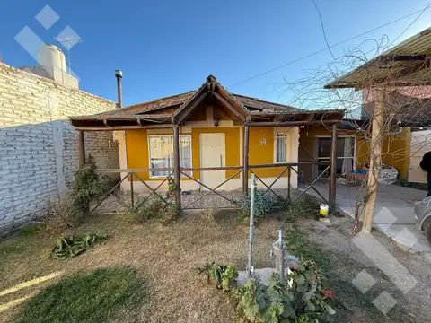 VENTA CASA 3 DORMITORIOS - B° NUEVA FERRI - CIPOLLETTI