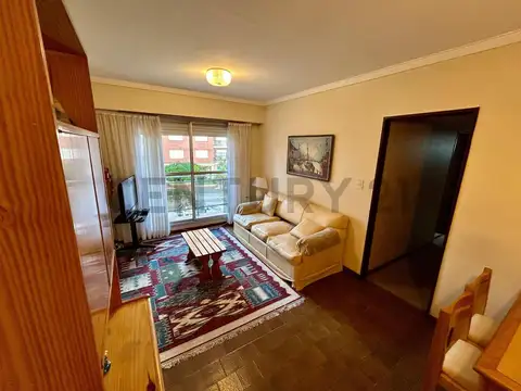 Departamento de 3 ambientes al frente con balcón y cochera en Oportunidad única en Mendoza y Bolívar