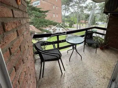 Alquiler apartamento dos dormitorios Punta del Este playa Mansa