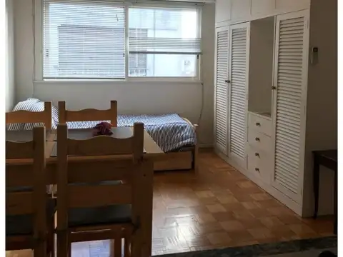 Esmeralda 800, Piso 5