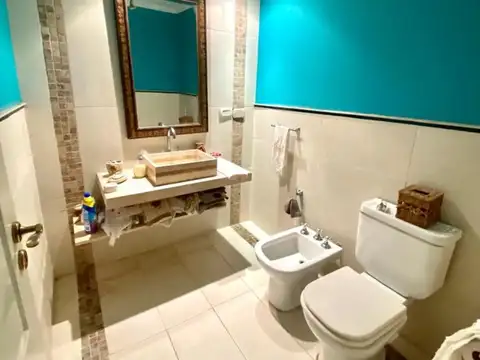 Casa en Venta con 4 cocheras