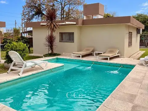 Venta Casa de 3 Dormitorios Con Departamento Y Pileta En Barrio La Cuesta – Villa Carlos Paz