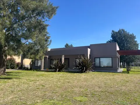 CASA VENTA AREA 60 LA VICTORIA PERMUTA/FINANCIA