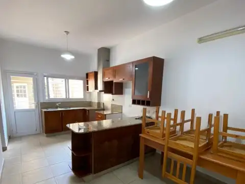 Depto Tipo Casa en Venta en Saavedra, USD 270.000