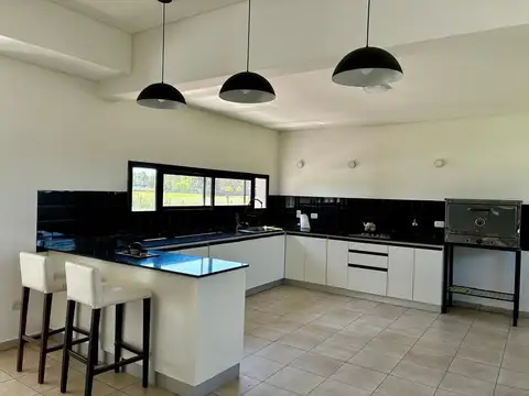 Casa en Alquiler de 4 dormitorios