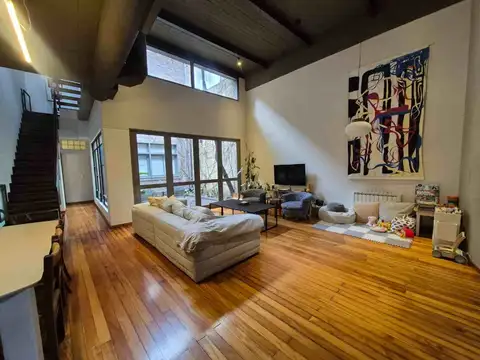Casa en Alquiler con 1 cochera