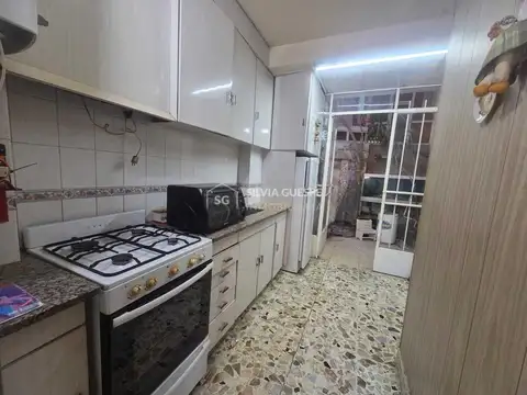 Depto Tipo Casa en Venta 50 años