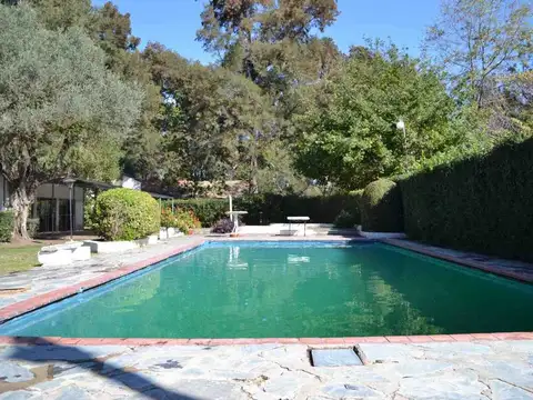 QUINTA EN VENTA SOBRE LOTE 10000 M2 - GUERNICA