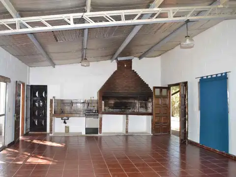 QUINTA EN VENTA SOBRE LOTE 10000 M2 - GUERNICA