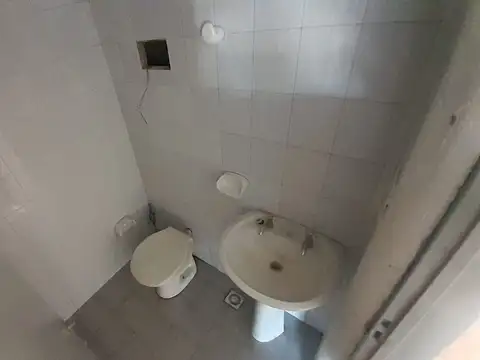 Local en Alquiler en Lamadrid, $ 370.000