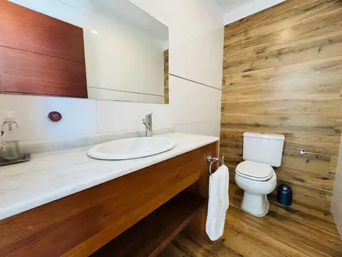 Casa el Barrio Privado Villa Robles de cuatro ambientes con piscina
